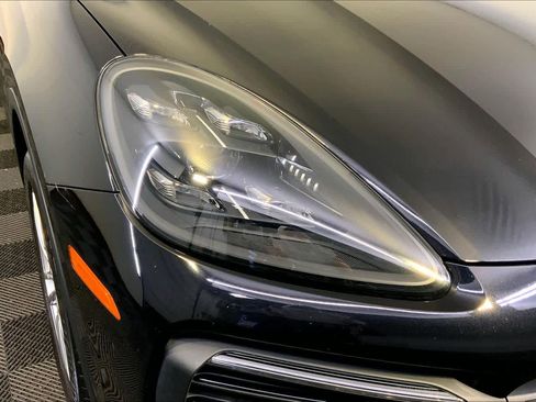Used 2021 Porsche Cayenne S image 12