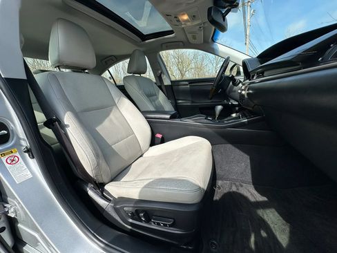 Used 2013 Lexus ES 350 w/ Luxury Pkg FWD image 15