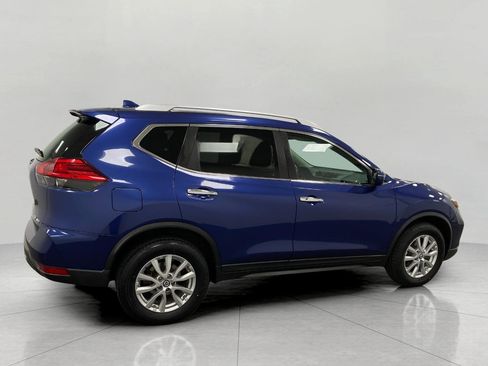 Used 2017 Nissan Rogue SV AWD/4WD image 3