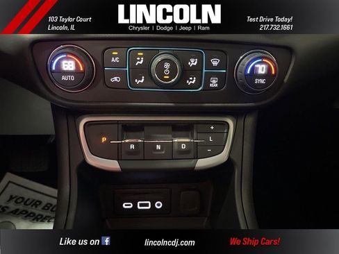 Used 2024 GMC Terrain SLT image 24