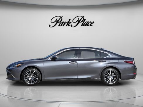 Used 2024 Lexus ES 350 w/ Premium Package FWD image 2