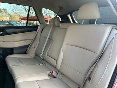 Used 2018 Subaru Outback 3.6R Limited image 26