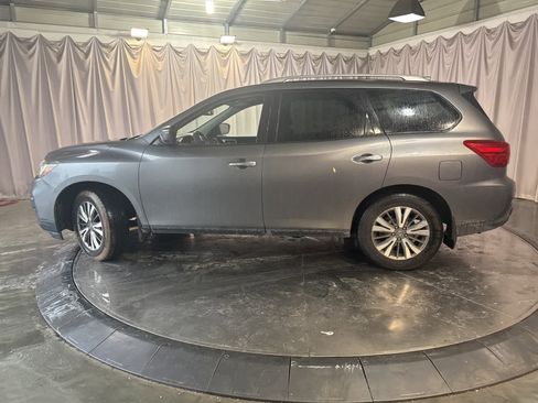 Used 2019 Nissan Pathfinder SV image 8