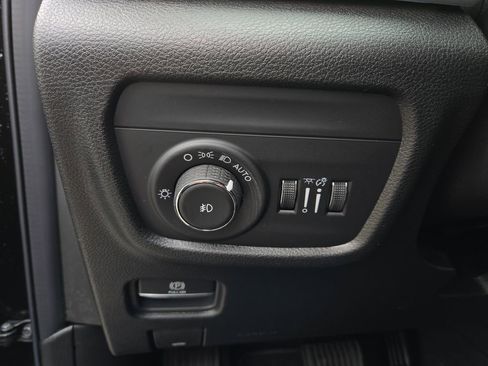 New 2025 Jeep Grand Cherokee Limited image 13