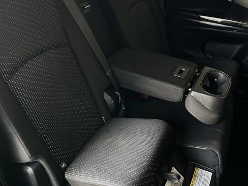 Used 2018 Dodge Journey SE w/ Popular Equipment Group image 16