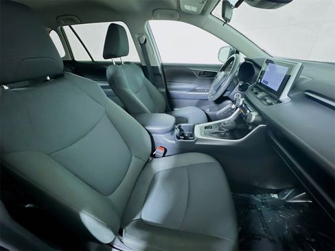 Certified 2025 Toyota RAV4 LE image 25