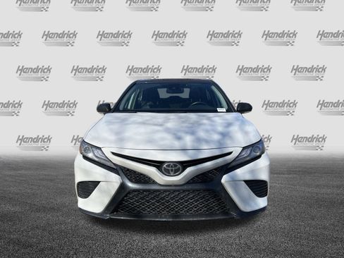 Used 2019 Toyota Camry XSE image 2
