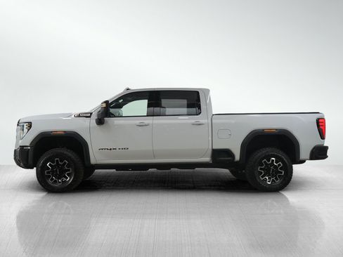Used 2024 GMC Sierra 2500 AT4X image 3