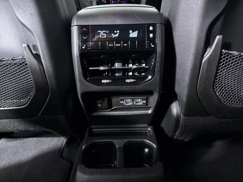 Used 2023 Jeep Grand Cherokee L Limited w/ Black Appearance Package image 23