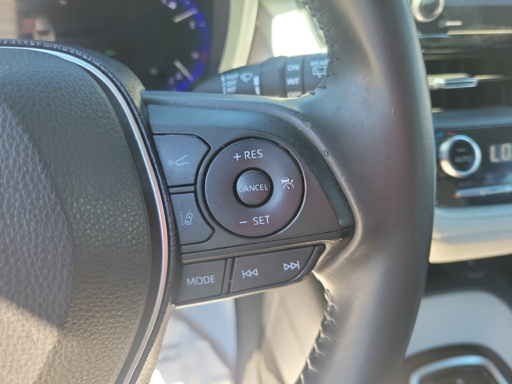 Used 2020 Toyota Corolla XSE FWD image 19