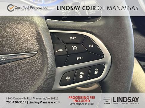 Used 2024 Chrysler Pacifica Touring-L FWD image 30