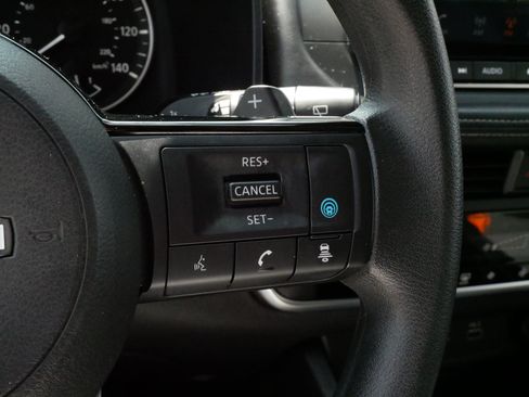 Used 2023 Nissan Rogue SV AWD/4WD image 26