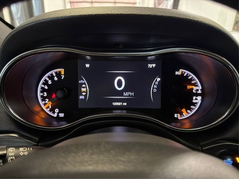 Used 2020 Jeep Grand Cherokee Altitude AWD/4WD image 21