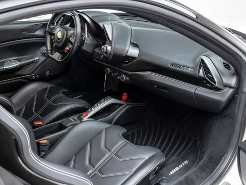 Used 2017 Ferrari 488 GTB image 52
