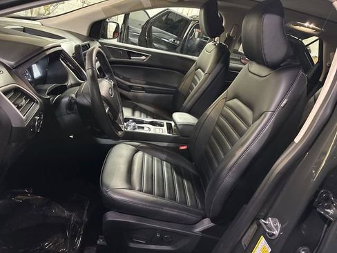 Certified 2024 Ford Edge SEL w/ Convenience Package image 3