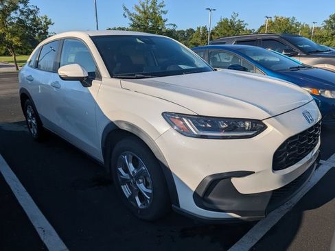 Used 2023 Honda HR-V LX image 1
