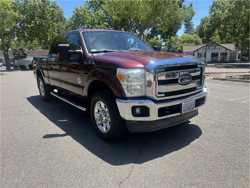 Used 2011 Ford F250 Lariat w/ Lariat Interior Pkg AWD/4WD image 1