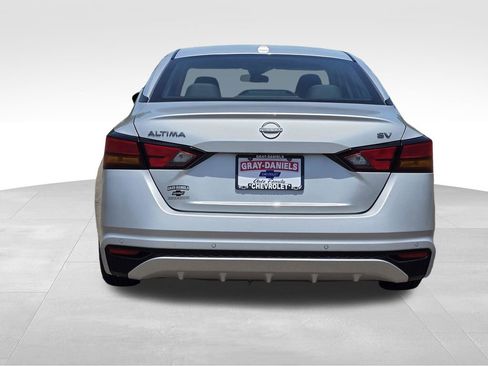 Used 2024 Nissan Altima 2.5 SV FWD image 7