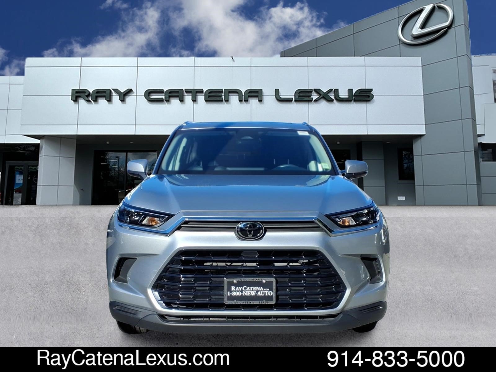 Used 2024 Toyota Grand Highlander AWD image 2