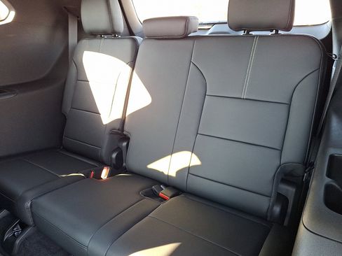 New 2026 GMC Acadia Elevation image 6