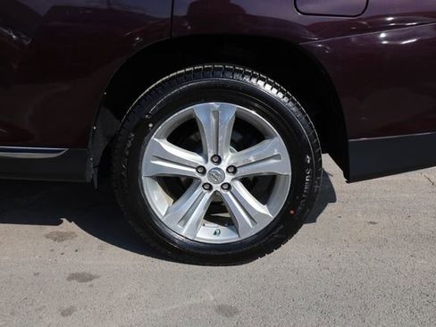 Used 2013 Toyota Highlander Limited image 18