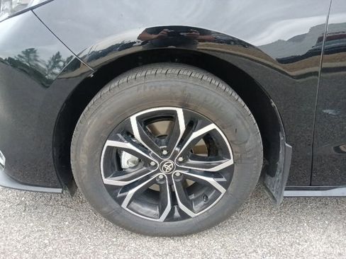 Used 2025 Toyota Sienna Platinum AWD/4WD image 10