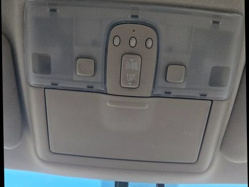 Used 2005 Lexus ES 330 FWD image 25