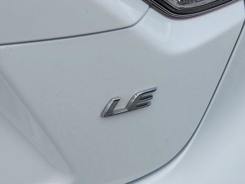 Used 2025 Toyota Corolla LE FWD image 30