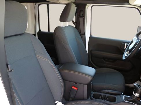 Used 2025 Jeep Wrangler Sahara 4xe image 19