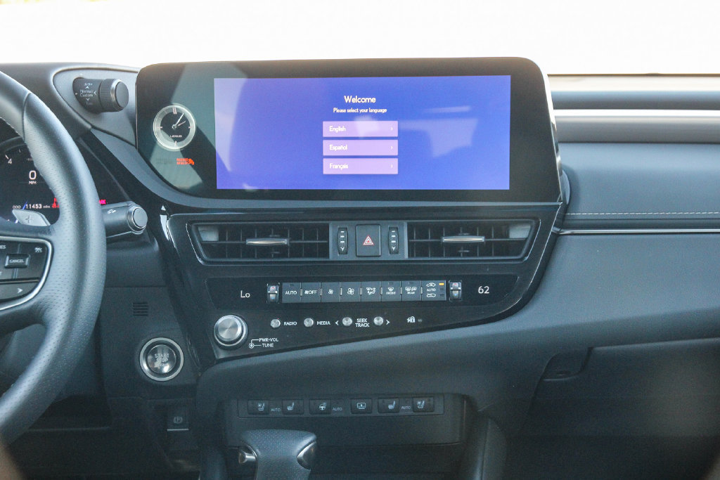 Certified 2024 Lexus ES 350 F Sport w/ Accessory Package (Z1) FWD image 14