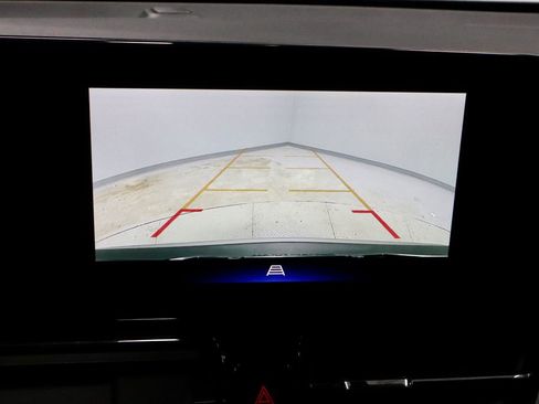 Used 2024 Chevrolet TrailBlazer LT image 2