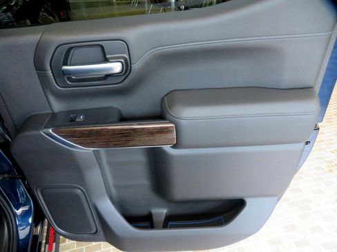 Used 2020 GMC Sierra 1500 SLE image 22