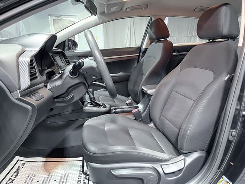 Used 2019 Hyundai Elantra SE w/ Cargo Package image 14