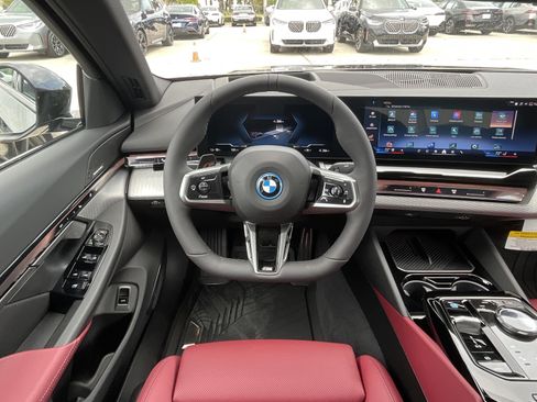 New 2026 BMW i5 eDrive40 w/ M Sport Package RWD image 13