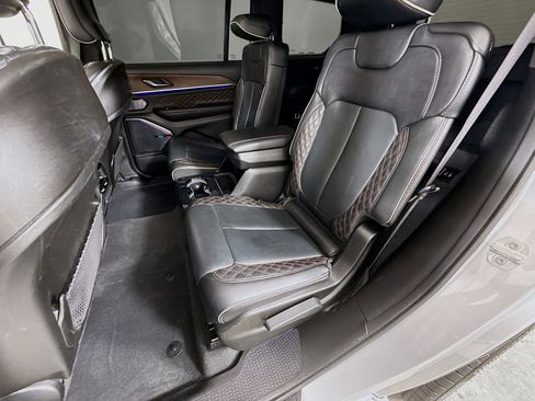 Used 2024 Jeep Grand Cherokee L Summit w/ High Altitude Package image 24