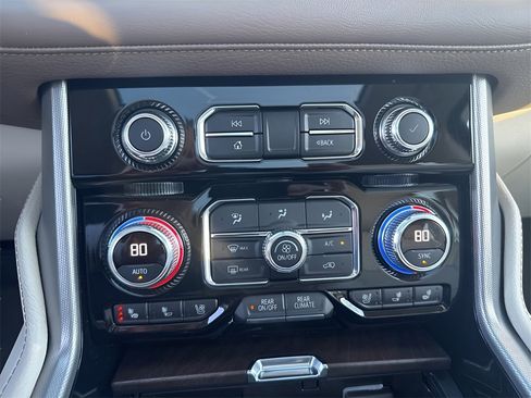 Used 2022 GMC Yukon Denali image 29