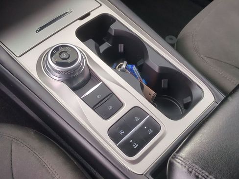 Used 2020 Ford Explorer XLT image 23