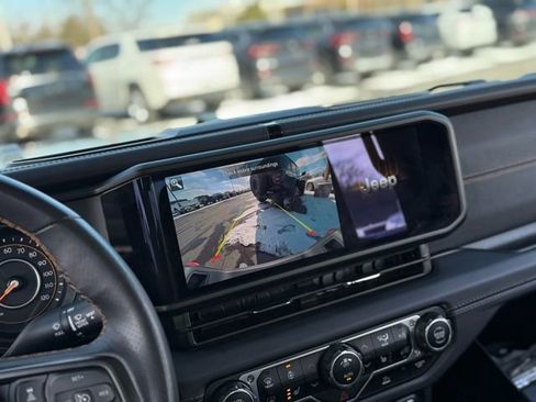 Used 2024 Jeep Gladiator Mojave w/ Convenience Group image 3