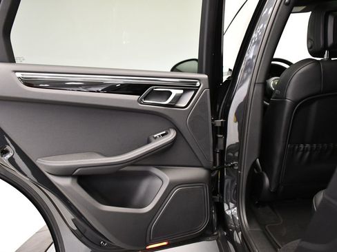 Certified 2025 Porsche Macan Turbo image 41