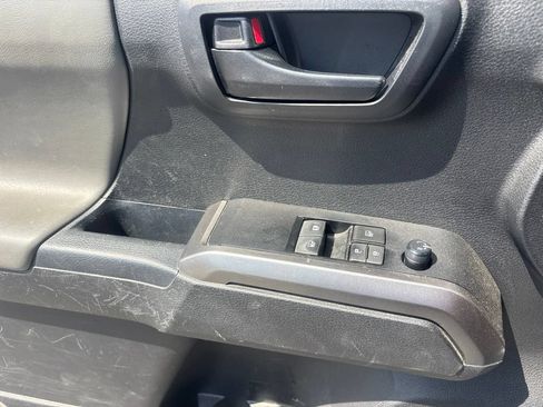 Used 2021 Toyota Tacoma SR5 RWD image 16
