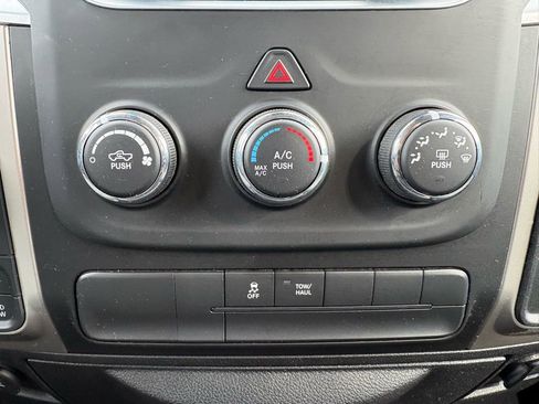 Used 2016 RAM 1500 Classic SLT image 23