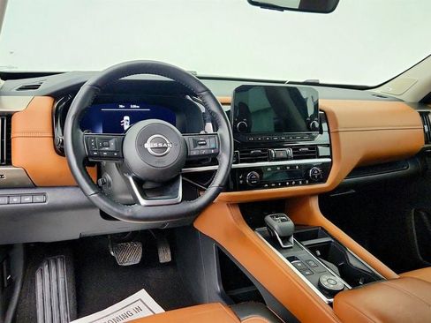 Used 2023 Nissan Pathfinder Platinum image 13