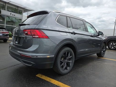 Used 2024 Volkswagen Tiguan SE w/ Panoramic Sunroof Package AWD/4WD image 7