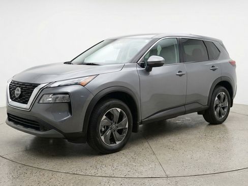 Used 2025 Nissan Rogue SV AWD/4WD image 3
