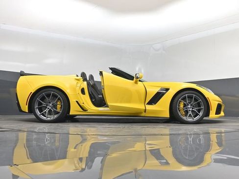 Used 2017 Chevrolet Corvette Z06 RWD image 7