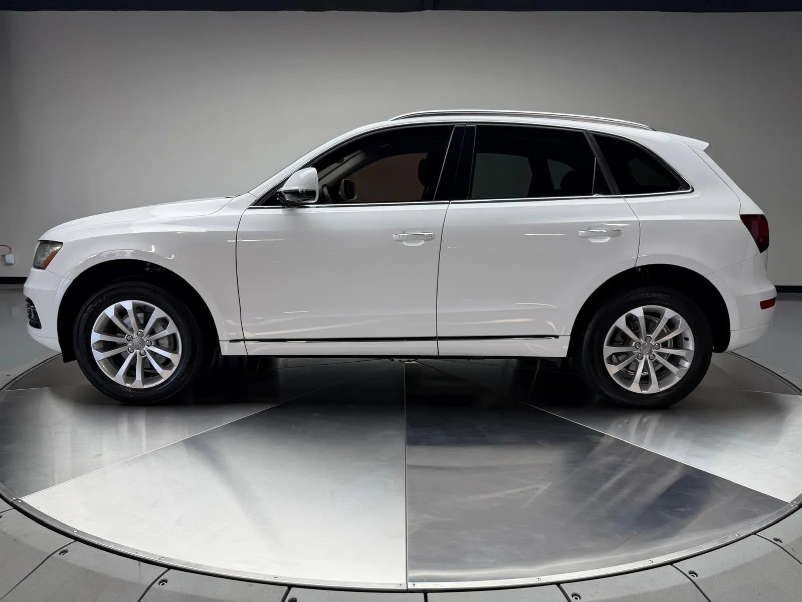 Used 2016 Audi Q5 2.0T Premium AWD/4WD image 4