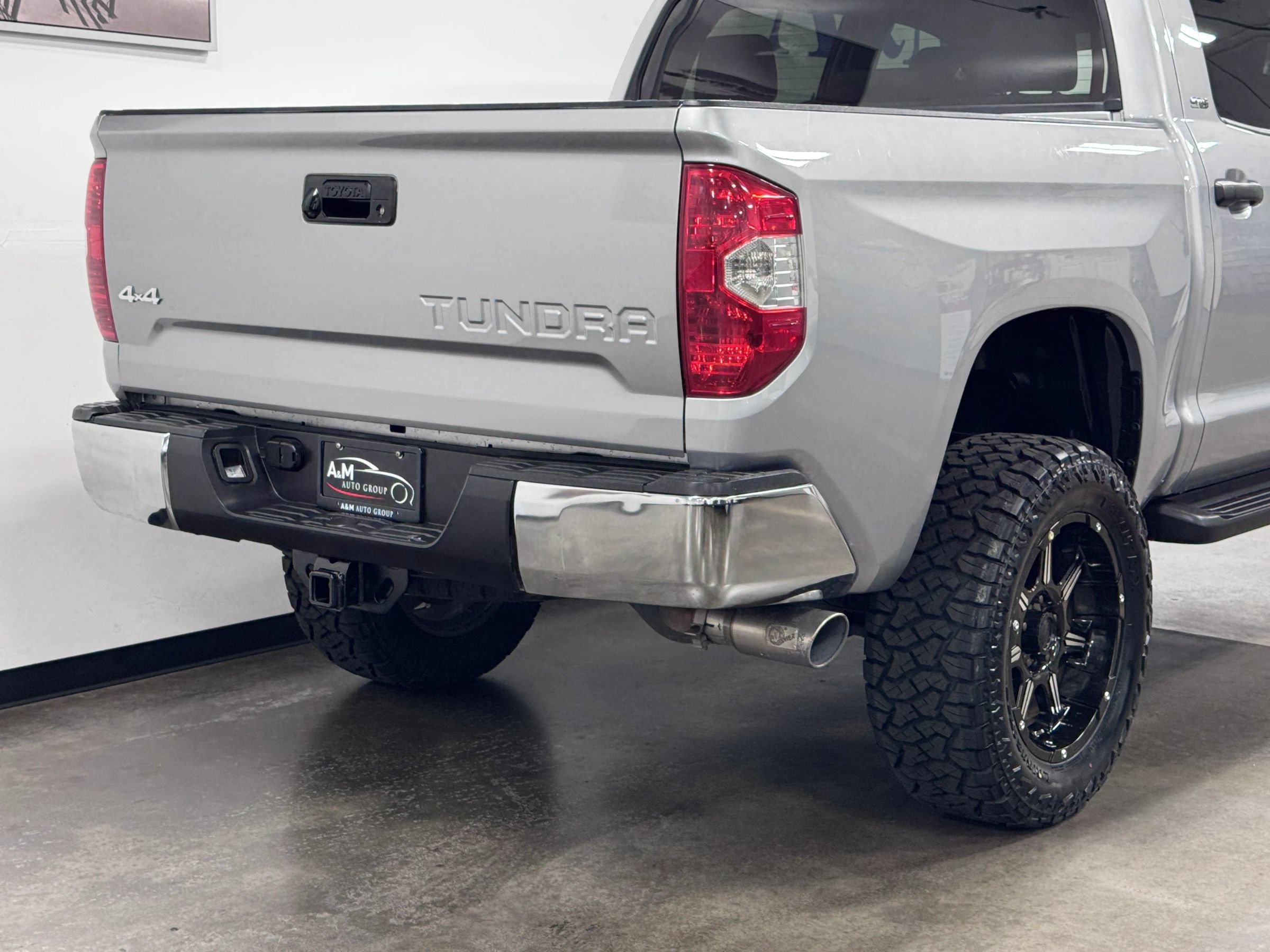 Used 2014 Toyota Tundra SR5 w/ SR5 Upgrade Package AWD/4WD image 6