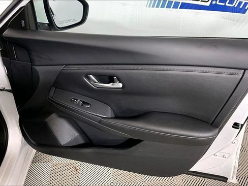 Used 2025 Nissan Sentra SV FWD image 19