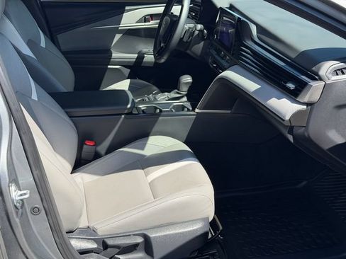 Used 2025 Toyota Camry SE AWD/4WD image 20