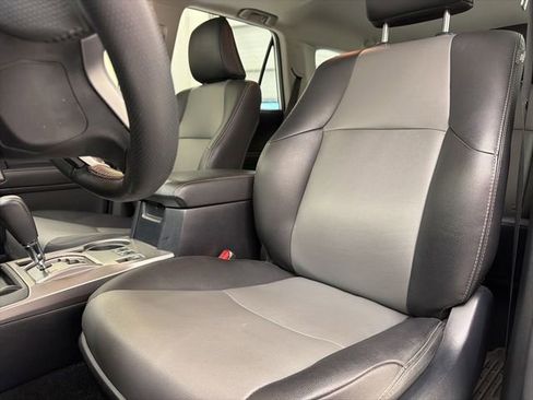 Used 2022 Toyota 4Runner SR5 Premium w/ Moonroof Package AWD/4WD image 14